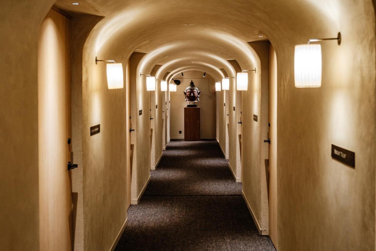 Botanic Sanctuary Antwerp - The Leading Hotels Of The World Экстерьер фото A corridor in the hotel