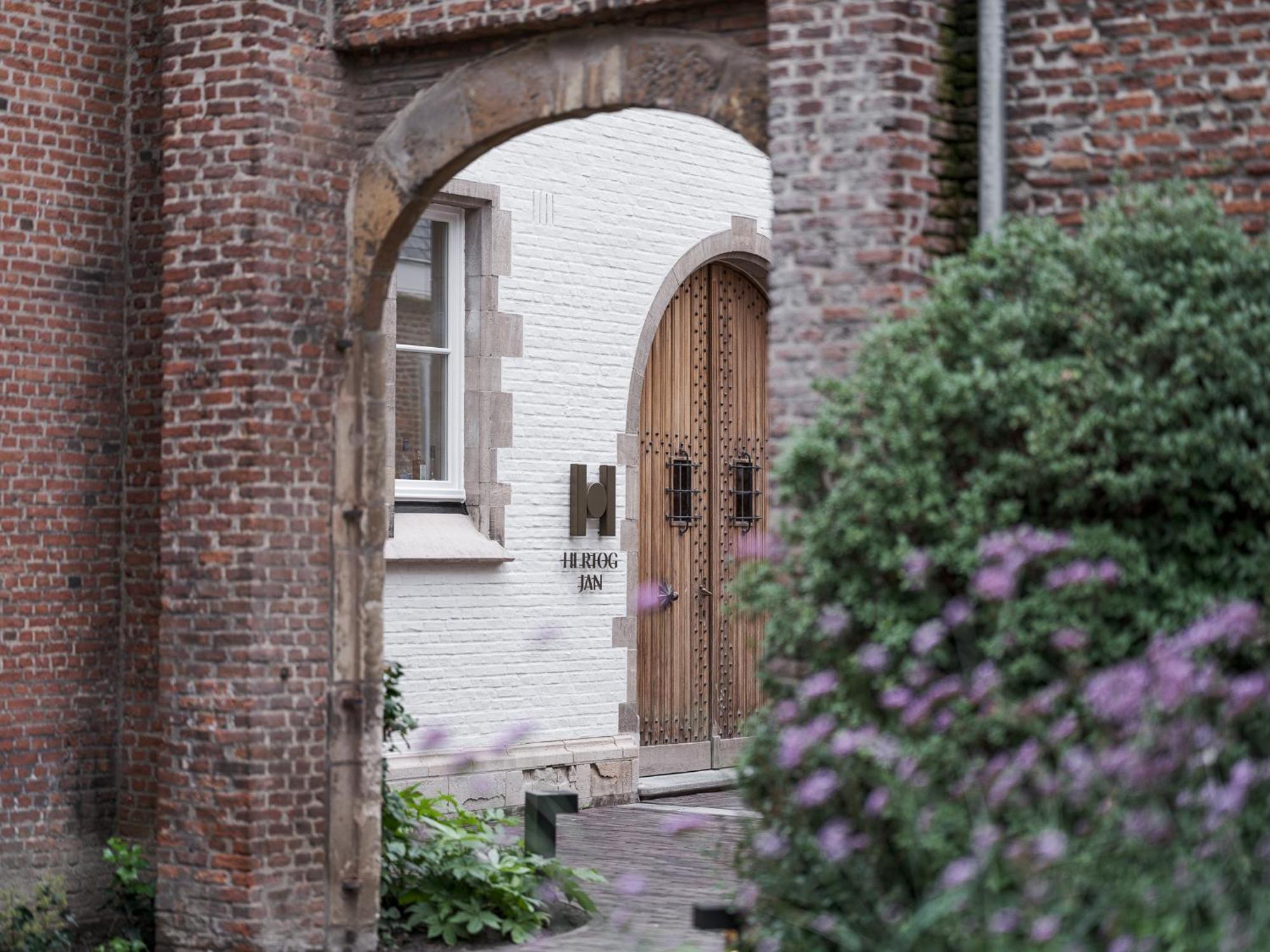 Botanic Sanctuary Antwerp - The Leading Hotels Of The World Экстерьер фото The gatehouse
