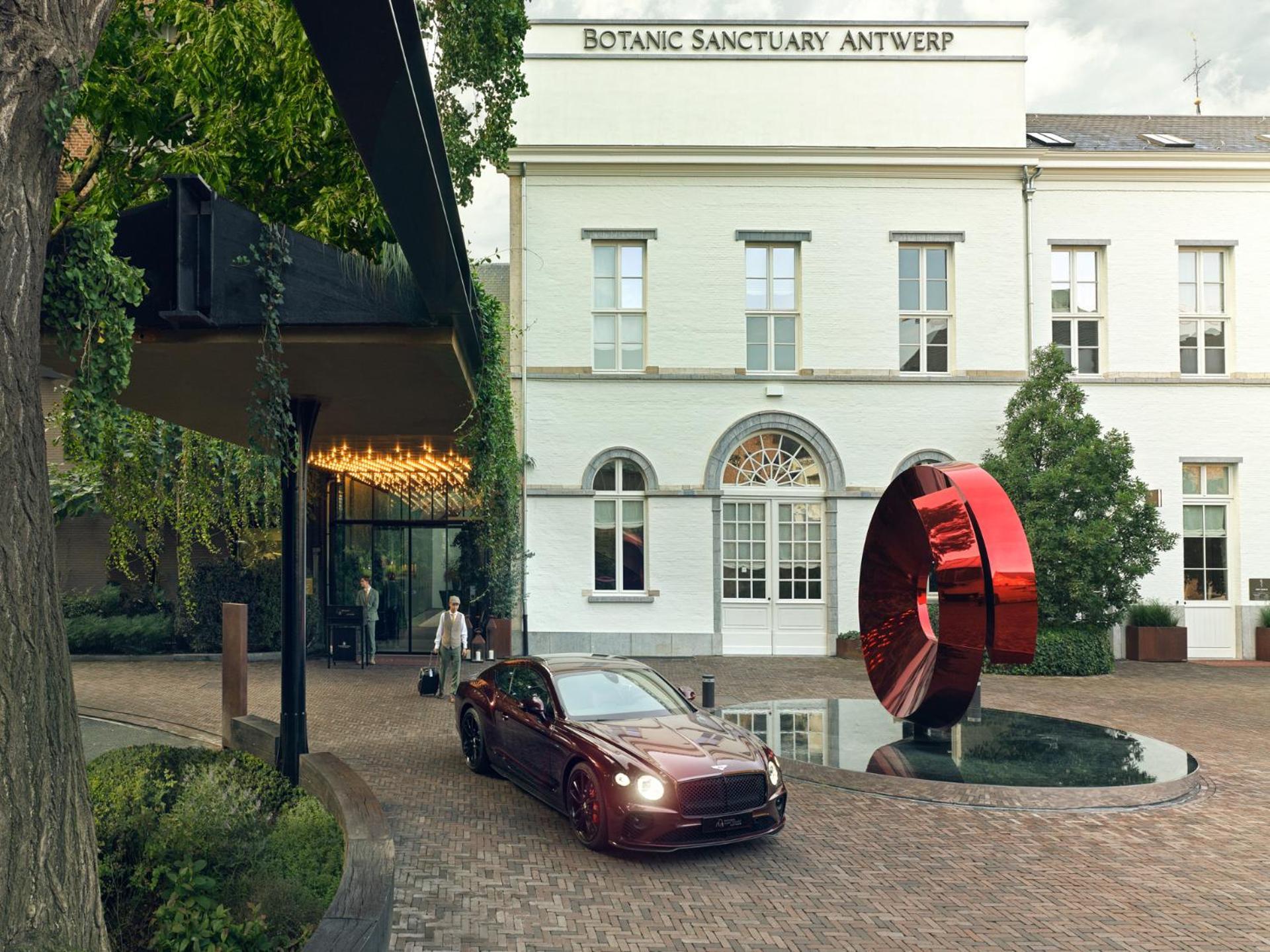 Botanic Sanctuary Antwerp - The Leading Hotels Of The World Экстерьер фото Entrance of the hotel