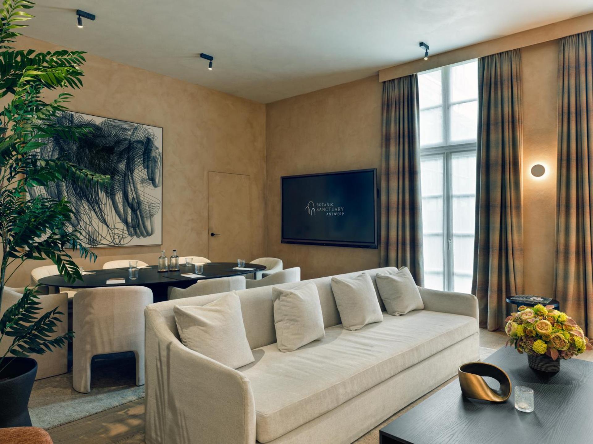 Botanic Sanctuary Antwerp - The Leading Hotels Of The World Экстерьер фото The interior of a suite at the Mandarin Oriental