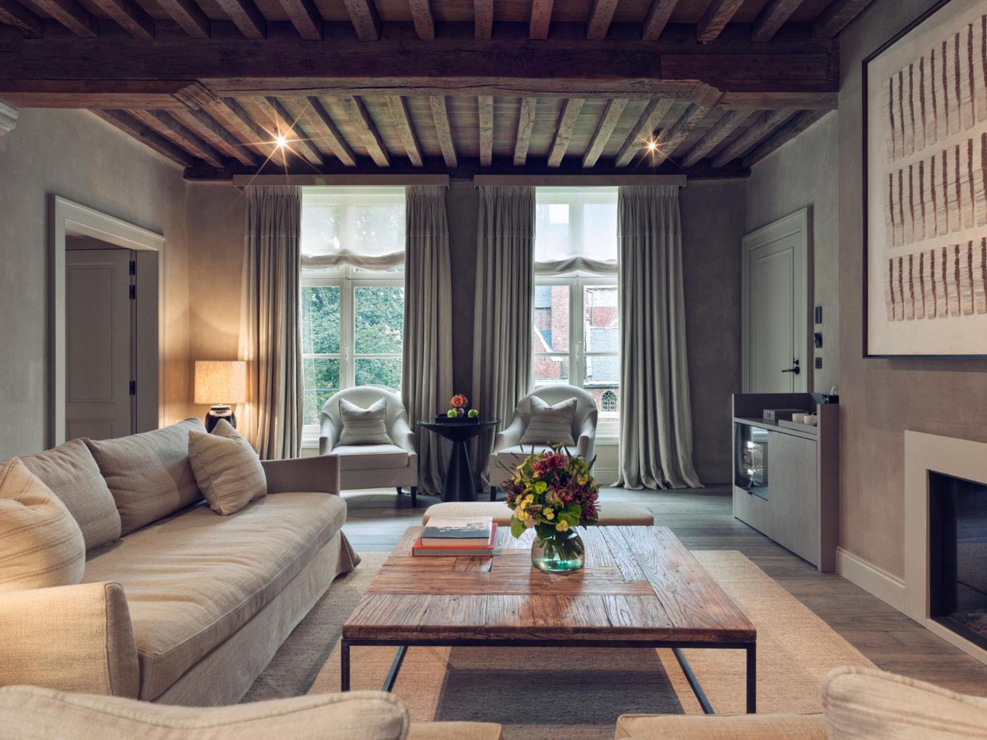 Botanic Sanctuary Antwerp - The Leading Hotels Of The World Экстерьер фото The interior of a suite at the Hotel de la Ville